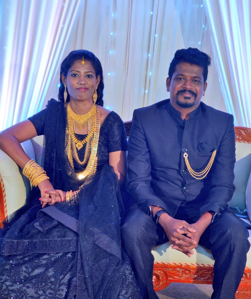 CSKFansOfficial's tweet photo. Howzatt !!! For a Wedding Invitation from our Superfan @vinodh_03!!
Kavi &amp; Vino, Wishes from the #WhistlePoduArmy for a Fan-tastic Partnership and #Yellove-ly Life ahead. @ChennaiIPL #WhistlePodu 💛🦁 https://t.co/ActMkFdfZE