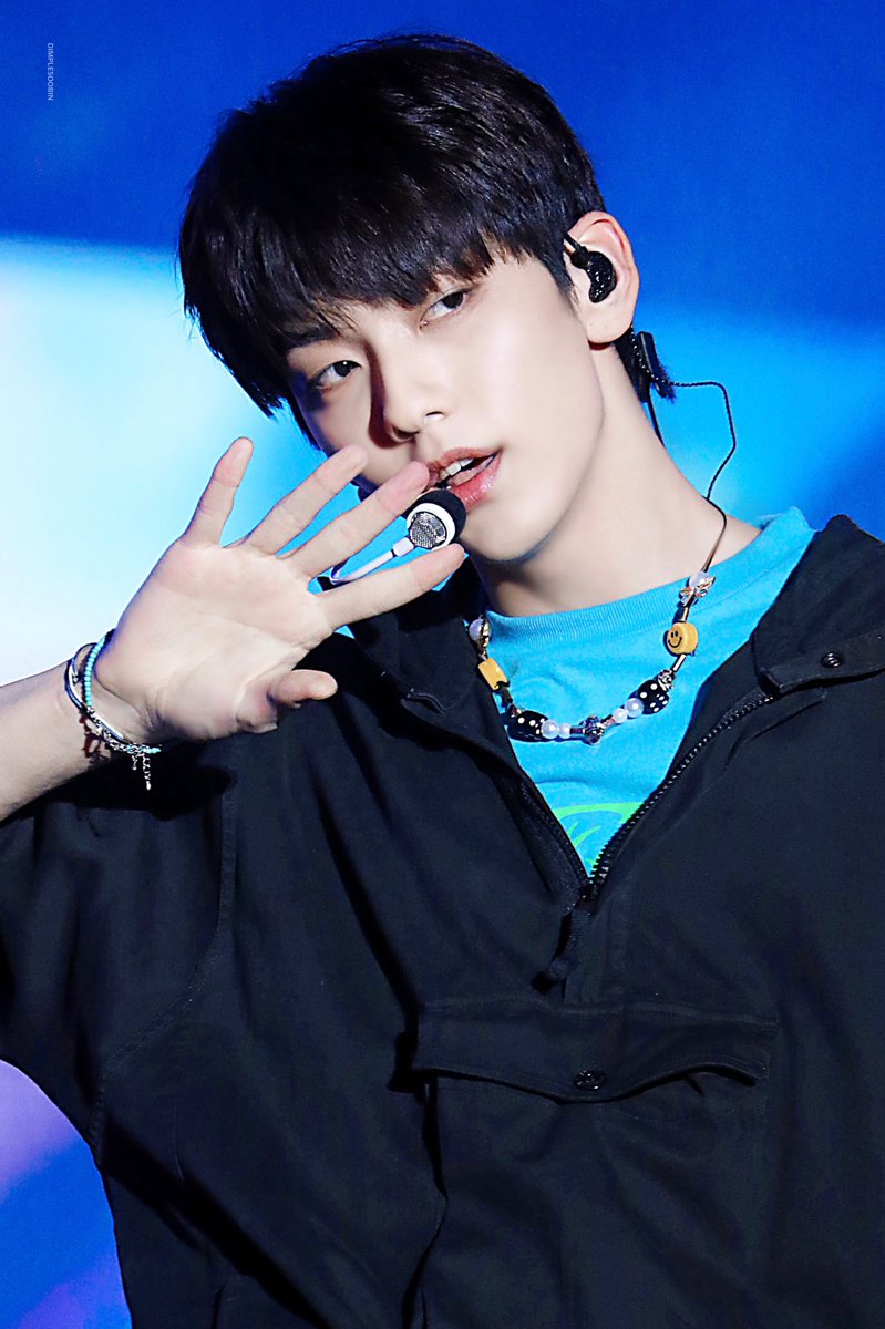 SoobinPics_'s tweet photo. 🥰💕
.
#Soobin #수빈 @TXT_members 
.
📸;dimplesoobin00 https://t.co/oQQQ2J6RvB