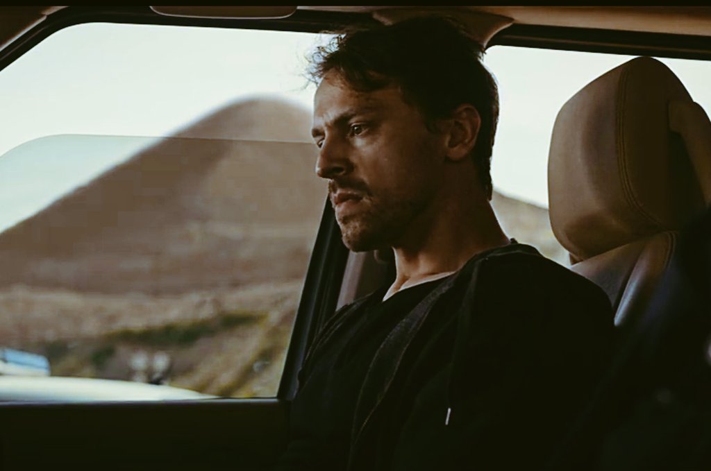 daisy2335's tweet photo. #MetinAkdülger 'e ayrı parantez açmak istiyorum... Ozan biraz gıcık biraz Orkun'u hatırlatan bir karakter ama Metin yine oyunculuğunu konuşturmuş 👏 Özellikle son iki bölüm efsaneydi 😍 
#Atiye https://t.co/Q6SseOSOjh