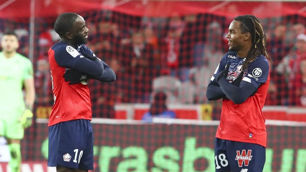 LOSC_ES's tweet photo. Te dicen "quédate en casa" y los mandas a sacar del medio. 🤣 Encarando el último sabaduki del año a pleno #ModoOso. 🐻 https://t.co/sGD5FVv37L