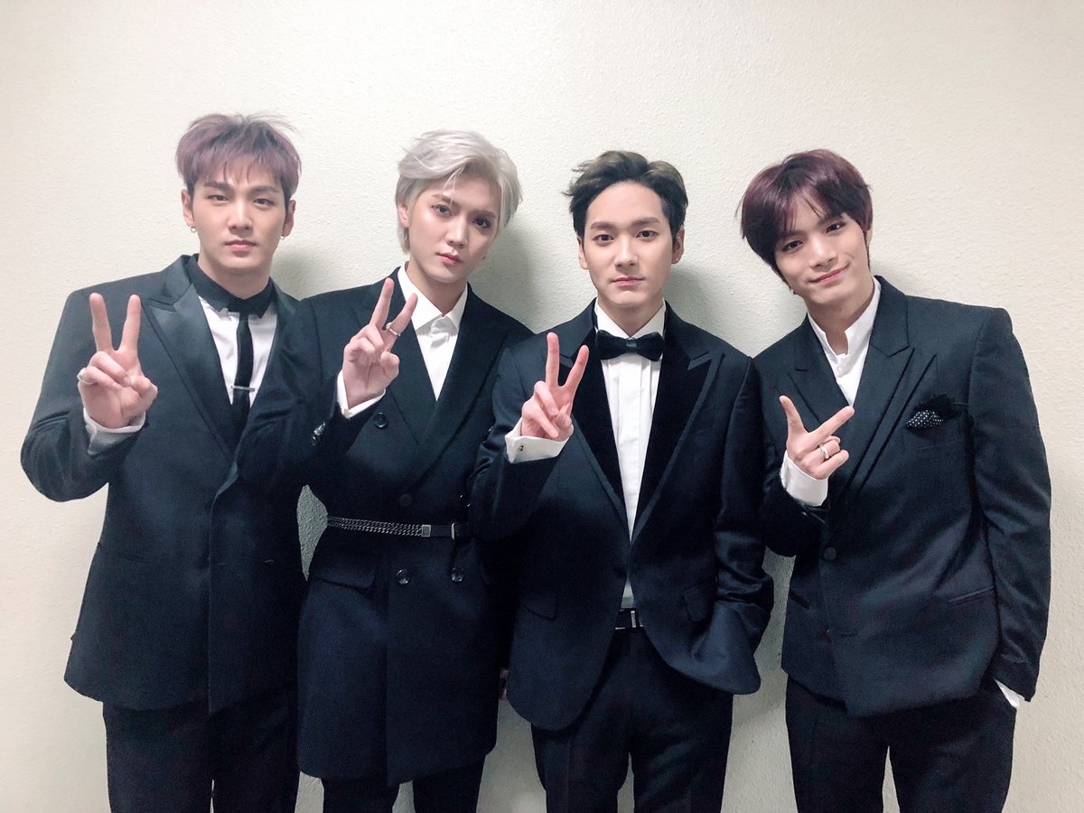 timetoaron's tweet photo. 181229 [NU'PAPA] #아론 #Aron
뉴블이와 함께한 대환상 파티 #가요대축제 🎶 어김없이 멋짐 게이지 2018배 상승한⬆ 오늘의 뉴이suit 정말 환상이고요 장관이네요👍 https://t.co/EsWdegPfwu