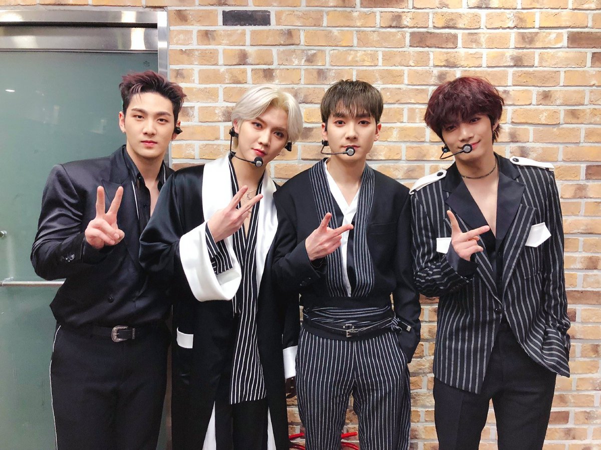 181229 [NU'PAPA] #아론 #Aron
뉴블이와 함께한 대환상 파티 #가요대축제 🎶 어김없이 멋짐 게이지 2018배 상승한⬆ 오늘의 뉴이suit 정말 환상이고요 장관이네요👍