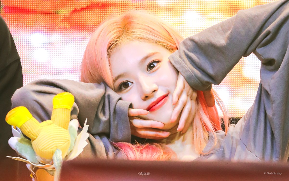 9miracle_ny's tweet photo. 사나야 생일축하해🐹💕
#HappySanaDay #사나 #SANA #TWICE #12월_따스운_샤랑둥이의_날 https://t.co/lUPrPU7bmS