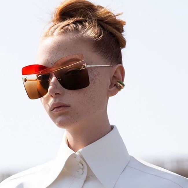 SolsticeShades's tweet photo. #Repost @safilogroup: Sculptural silhouettes, architectural angles, and thoughtful touches of color define the new #FendiEywear edit. #FendiFW19 @fendi
Models:
@_chuwong
@mayowanicholas
@naomichinwing
@ninamarker
@walldamort
@detesta.etienne
@malickbodi
Styling:
@chaos
14w https://t.co/rAAhTgCftW