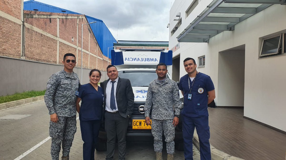 JEFSAFAC's tweet photo. #NoticiasJEFSAFAC | #SanidadMilitar de #CACOM2, #CACOM4, #EMAVI y #DMEFA ahora cuentan con nuevas ambulancias para mejorar el bienestar de los usuarios @FuerzaAereaCol Más información en 👉 https://t.co/gLbpEO8ddY https://t.co/upcNgfy0pK