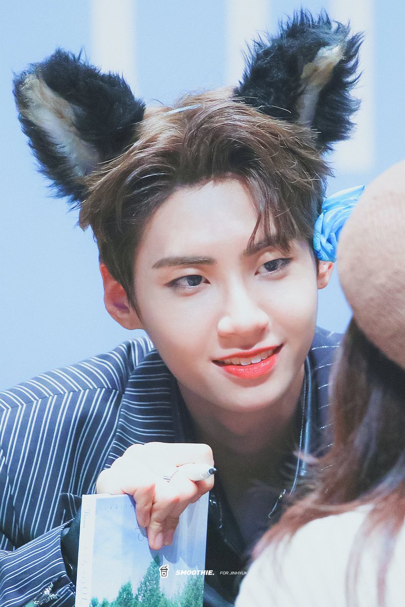 Smoothie_68's tweet photo. 191124 I Like That 팬싸인회 

지녀기 아이홀에 끼어죽을래...😢

#이진혁 #LEEJINHYUK #SOL #I_Like_That #진혁 #세계를_스무디처럼_만드는_지녁이 https://t.co/ObQJ0IJtUe