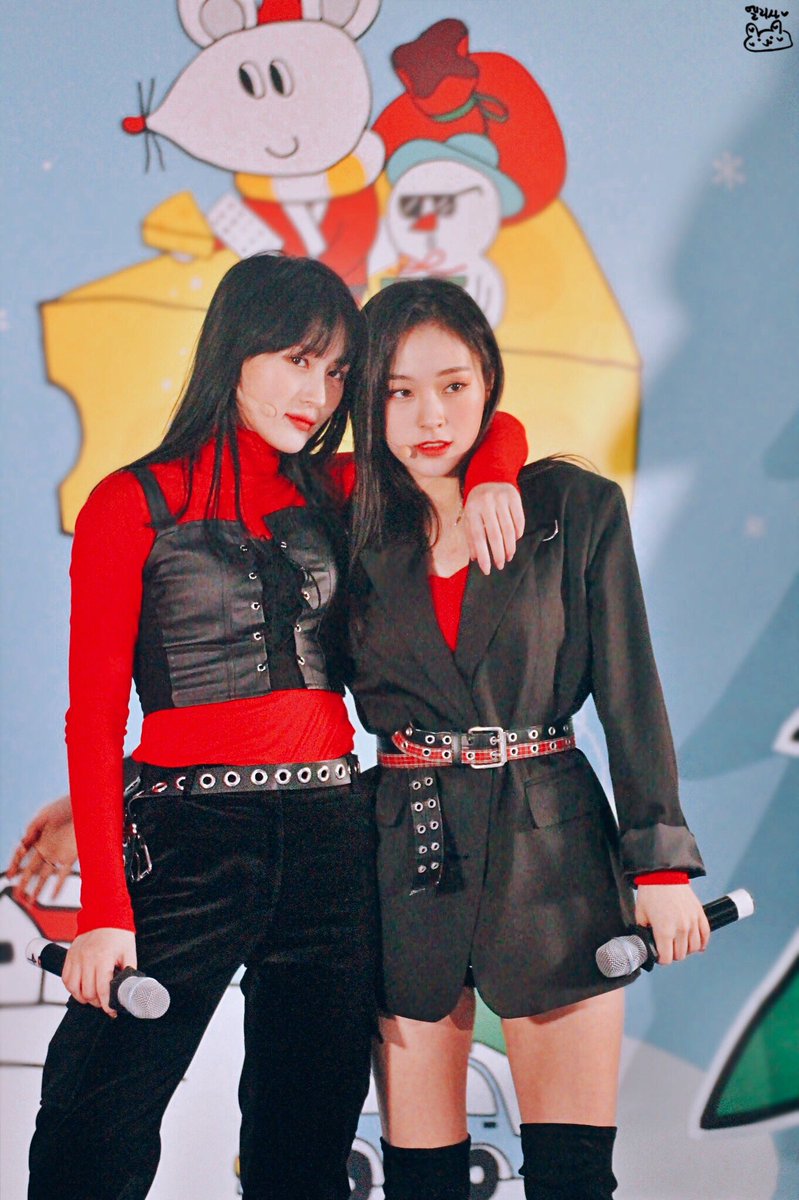 191224 드림캐쳐 COEX 크리스마스 버스킹HQ 시연 가현 

🖤 the lee sisters.❤️

#Dreamcatcher #Siyeon #Gahyeon #드림캐쳐 #가현 #시연 <a href="/hf_dreamcatcher/">드림캐쳐 Dreamcatcher</a>