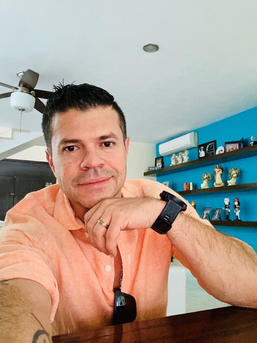 j_medina37's tweet photo. buenos dias!!!hoy inicia el viaje que ni es el ultimo del año.muchos dicen que es pesado viajar...si lo es.peero,que maravilla descubrir cada dia personas y lugares nuevos,si algo que amo de mi trabajo es justo eso,hoy vamos por la ultima del año!!que Dios los bendiga.suerte hoy! https://t.co/xqYTBOtGC4