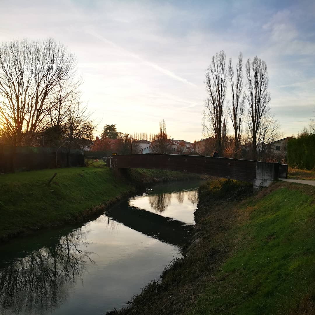 eventicuriosita's tweet photo. Un percorso di 7 km alla scoperta dei quattro mulini ancora esistenti lungo l'argine del fiume Dese.
#veneto #visitveneto #scorze https://t.co/mpGnLZnU7e
