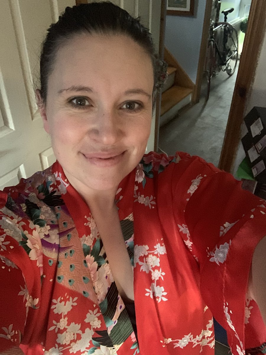 Lilymaescloset's tweet image. What day is it again?! 😀🙃 #justkeepsmiling #itssomeday