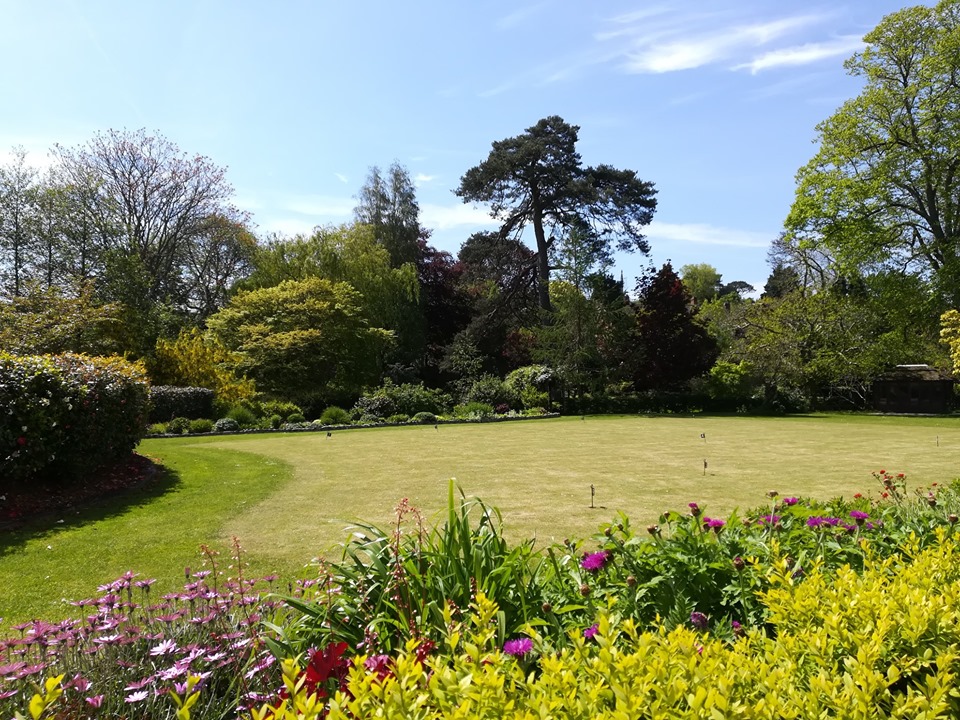 BridgeRch's tweet image. Remember when the skies were blue, the sun was shining brightly and the air was warm? If you would like to enjoy a relaxing break with us next summer and relish in our spectacular gardens, please get in touch 01626 866850 bookings@rch.org.uk #Dawlish #holiday