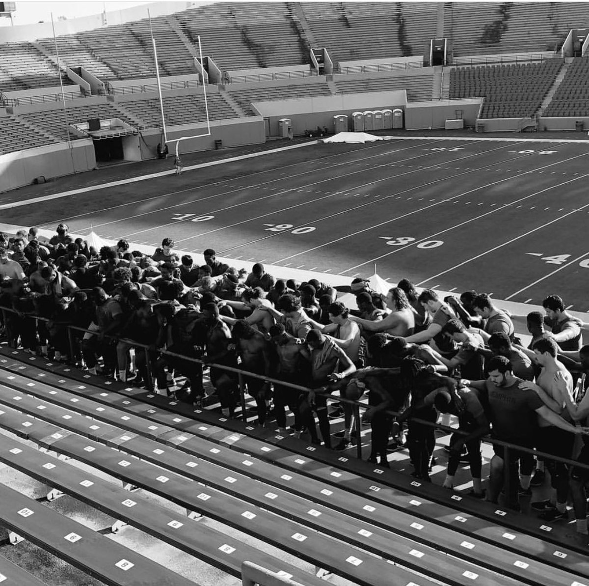 Excited for <a href="/MemphisFB/">Memphis Football</a> and another opportunity for an incredible group of young men to show the country what they are all about! Nothing came easy had to work for everything! #TigerFam is in great hands and future is bright, today it’s time to go 1-0. #GTG