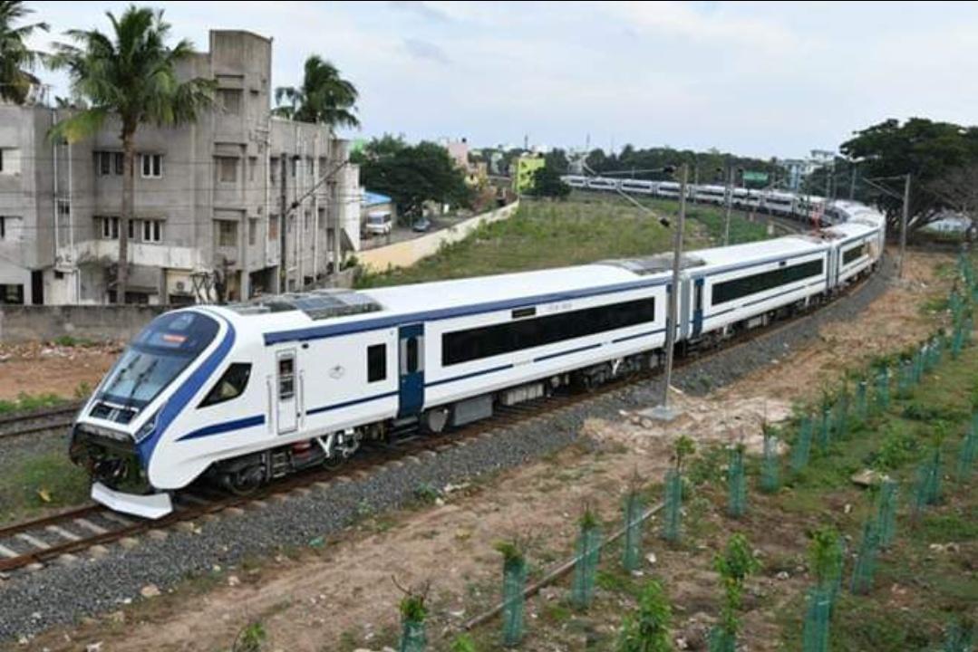 LillyMaryPinto's tweet photo. Indian Railways set to roll out 44 new  improved #MakeInIndoa Vande Bharat Express Trains that will transform passenger experience on the Indian Railways network.

The new set of trains will have more advanced features based on RDSOs specifications. https://t.co/EkSHuTJv3w