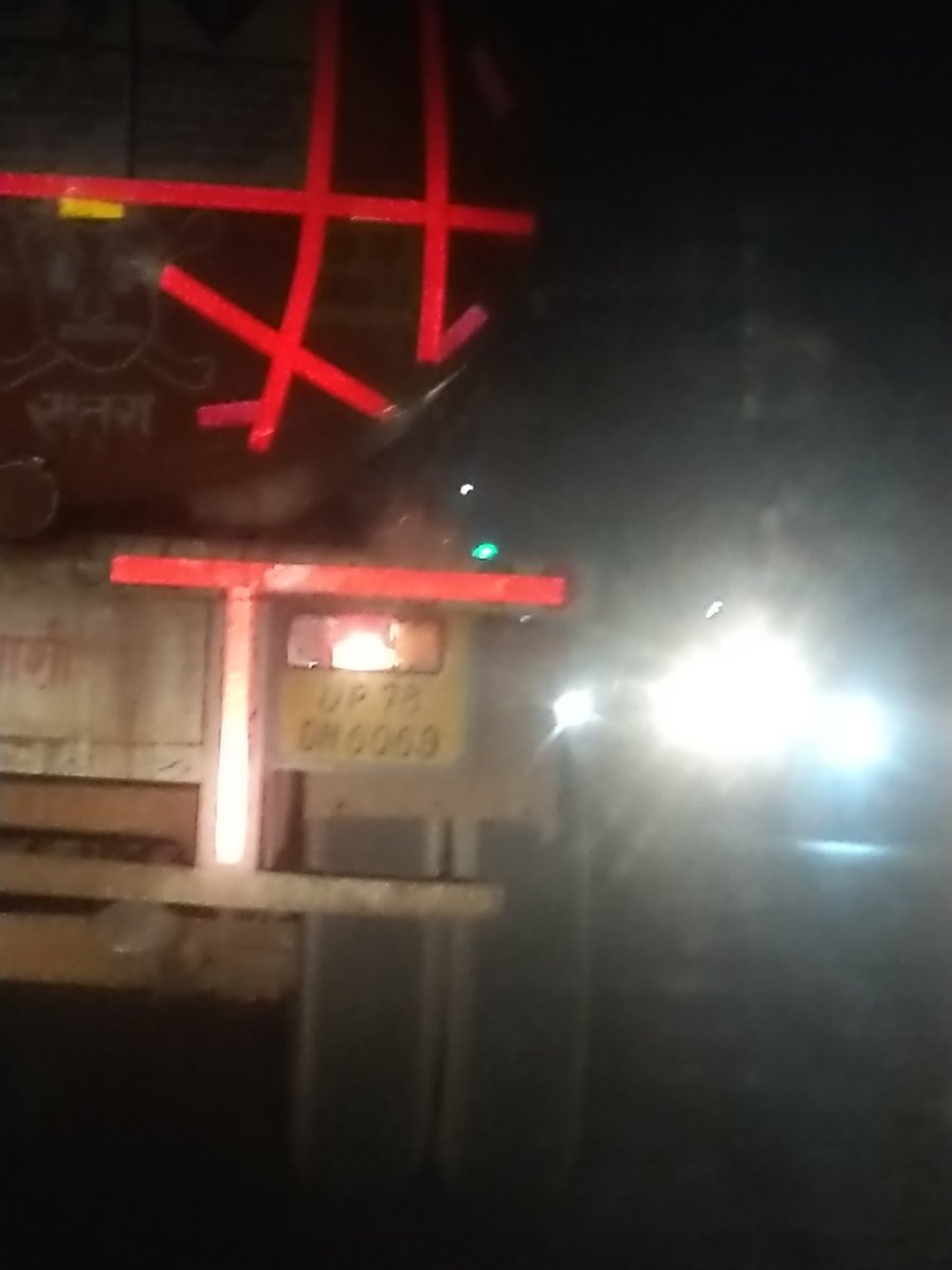 J4Jindal's tweet photo. @agra_dm Tank full of liquid sulphuric acid,roaming on the city roads is not a good direction for coming new year.
#Taking U-Turn towrds madhunagar crossing under the nose of traffic guards at 08:18 P.M today
Be Alert Be Safe https://t.co/Ht5gAEWRa8