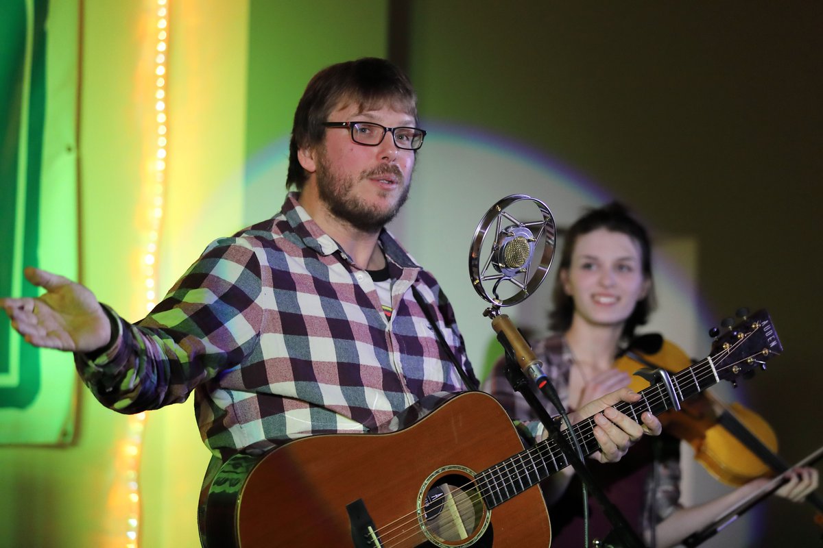 ThorganbyFolk's tweet photo. A few photos from #RobertMitchell capturing something of the buzz from @danwebstermusic Webster concert last Sunday - what a brilliant evening it was playing to a full house - with support from #TheLennanshees with their gorgeous, seasonal harmonies. Top night in every respect. https://t.co/49t3CLuyry