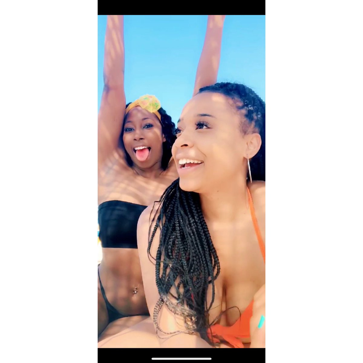 AprilRasian's tweet photo. Girls trip https://t.co/xRq5eUmcrA https://t.co/AxA3m9c3qt