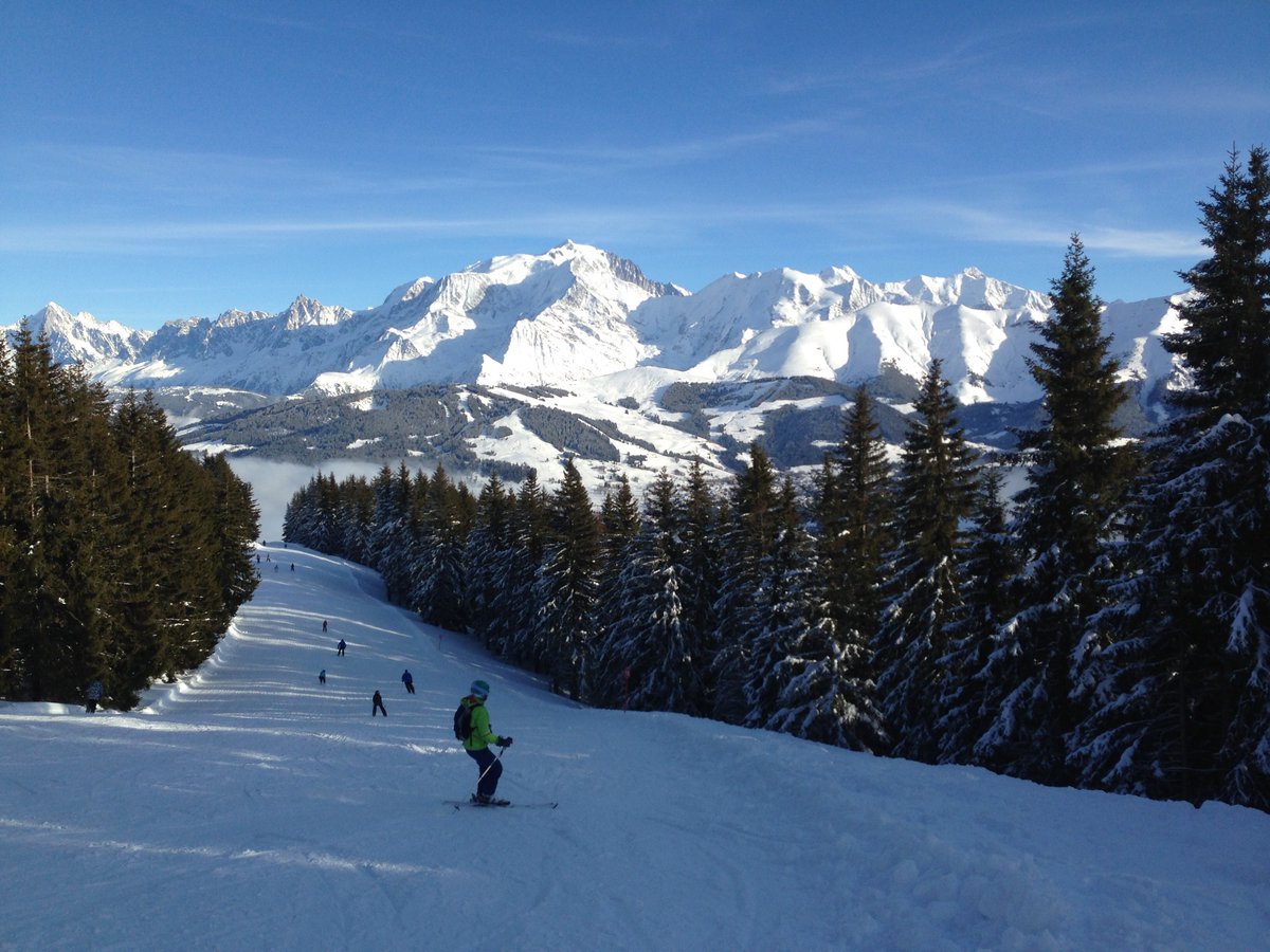 hugnuts38_'s tweet image. Still alive, but a bit busy these days