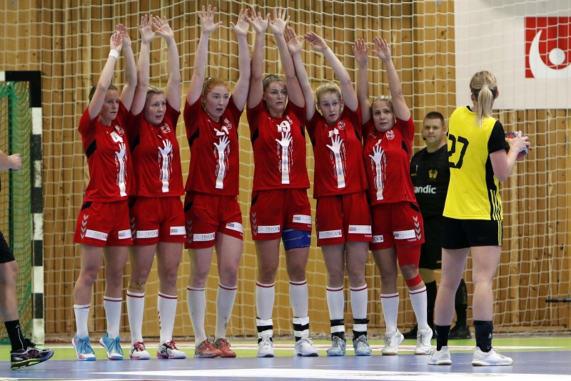 Handbollsfreak's tweet photo. Hur går det med förhandstipsen? Vem är bäst på att gissa så här långt? Vad har stuckit ut under den första halvan? Vilka lag och spelare har överraskat? Å så lite statistik. https://t.co/YpaeH8HR8N #SHE #handboll #damer https://t.co/3KpoXfqn0t