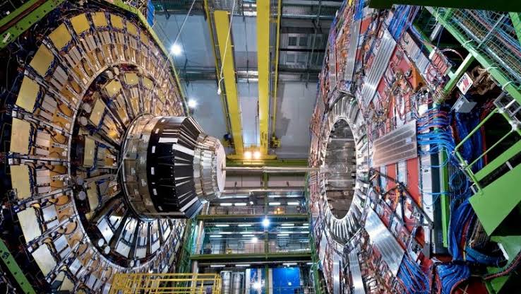 Türkiye 2012 yılında Higgs Bozonu üzerine yürütülen en büyük Dünya Projesi olan CERN'e yıllık 70 milyon ₺ vermekten vazgeçerek çekilmişti. İsrafı bitirerek elde ettiğimiz 500 milyon ₺ ile İBB olarak CERN projesinin ortaklarından biri olduk. Bilimi her zaman destekleyeceğiz.