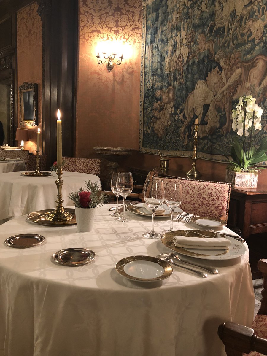 ldhallini's tweet image. Holiday #festivetable @RelaisChateaux @LaTreyne #tablescape #festiveseason