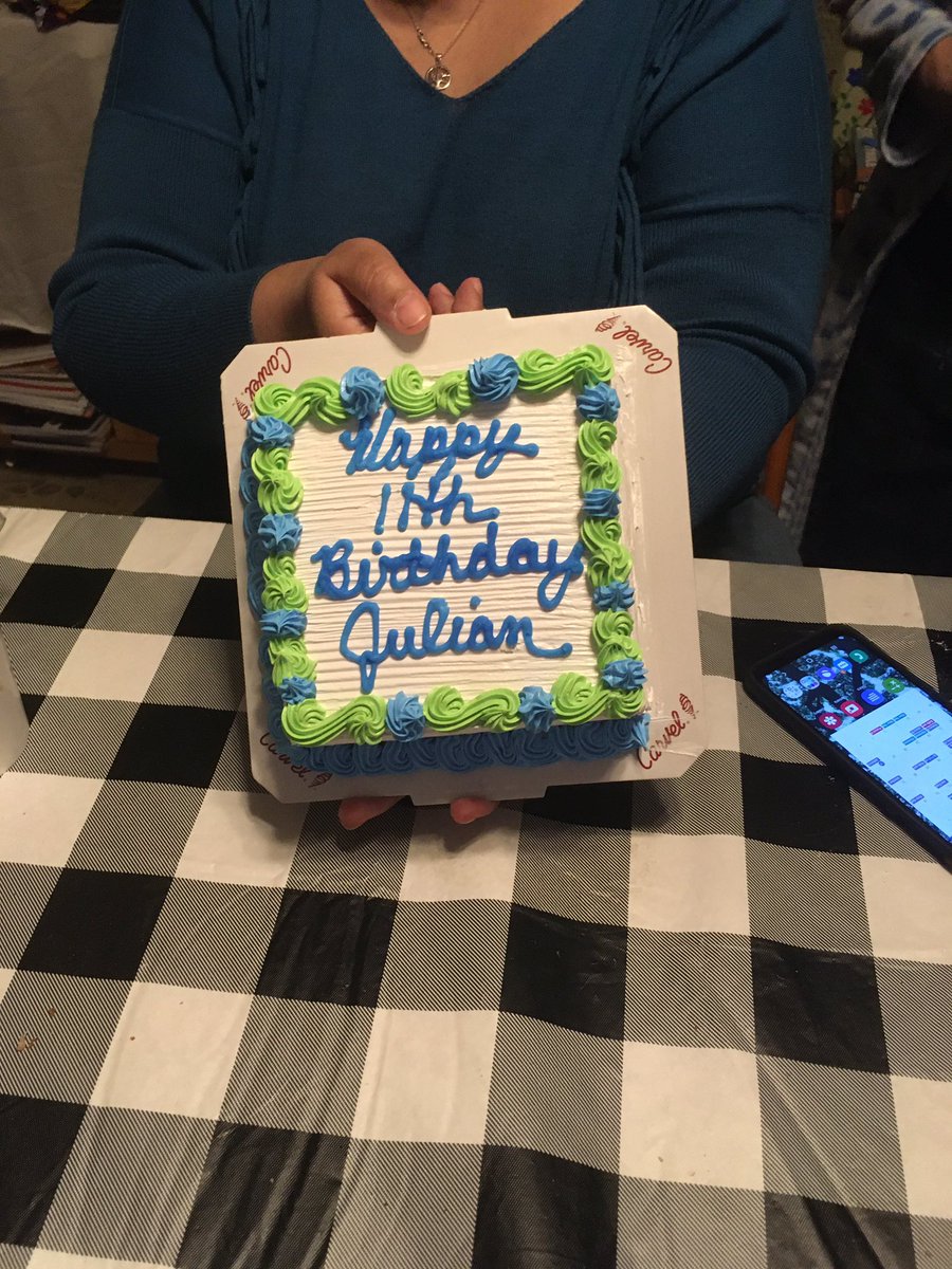 JSilva714's tweet photo. @CarvelIceCream missing something?  How did the cake writer not notice https://t.co/QJHt7BjrLd