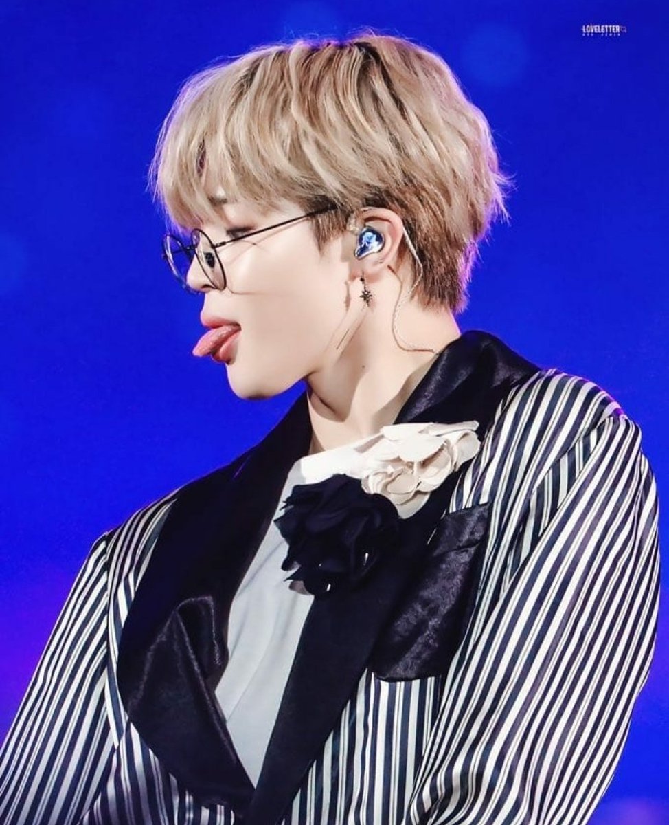 bangtanWMLN's tweet photo. Nee people! Yay!🍉

#bts #bangtan #BangtanSonyeondan #bangtanwatermelon #bangtanwatermelonclub #btssmut #bts18 #btsnsfw https://t.co/Y2WRUVGksK