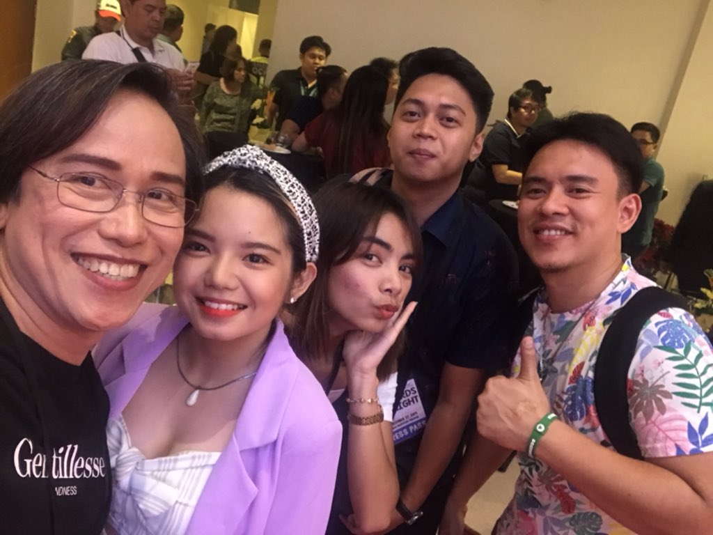 rey_pumaloy's tweet photo. We are the milllenials (nung paki nyo noh! 😛😄) of Abante News Online and digital covering #MMFF2019AwardsNight https://t.co/HGOOtYkluc