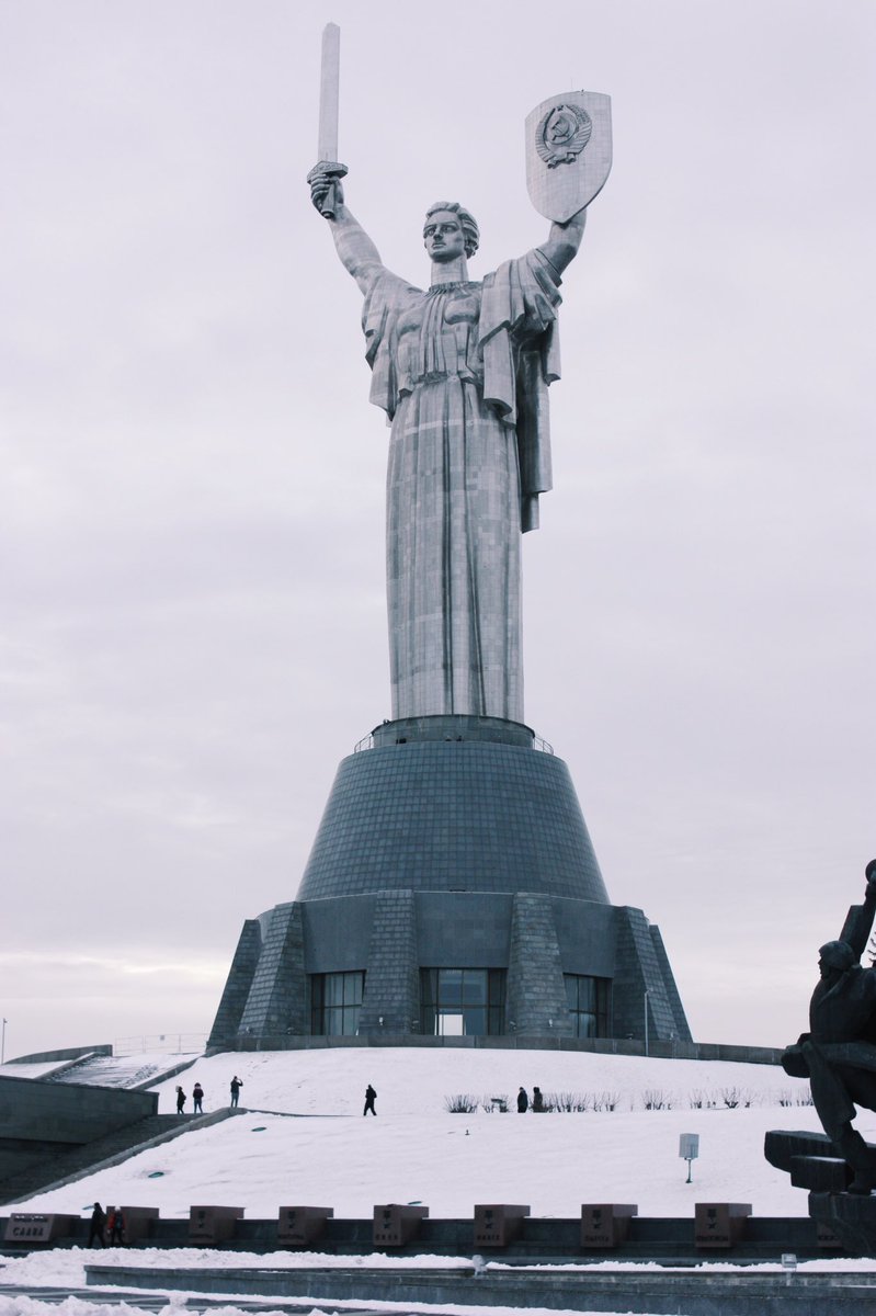 MakeArchitects's tweet photo. Second place in our December #Makerpics competition goes to Martina Contento with this shot of #TheMotherlandMonument in Kiev 👏👏
The theme this month was ‘scale’. The statue & overall structure measure 102 m
#archiphoto #makepics https://t.co/dffxyVmepJ