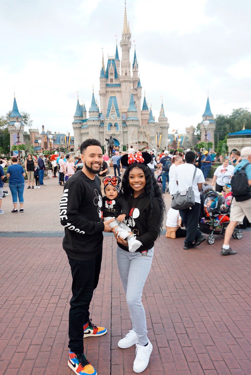 TAi_WHITE's tweet photo. SOO MAGICAL !!!! 3 years ago my Husband proposed to me in Disney World ! Now we’re here, married with our beautiful daughter. Dreams do come true 💞 https://t.co/Wm7Br87FuW