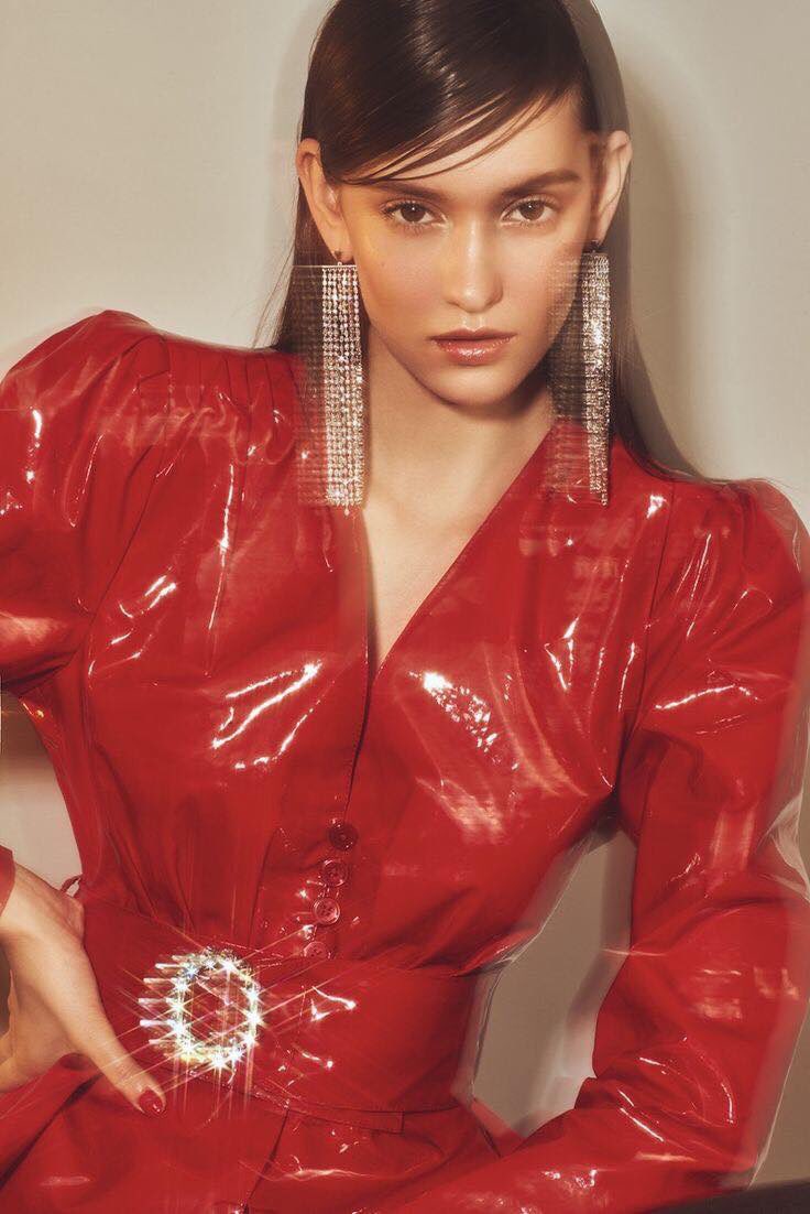 “When in doubt this festive season, wear red.”📌  

• Model: Fred juneau for L'Officiel Thailand.📸