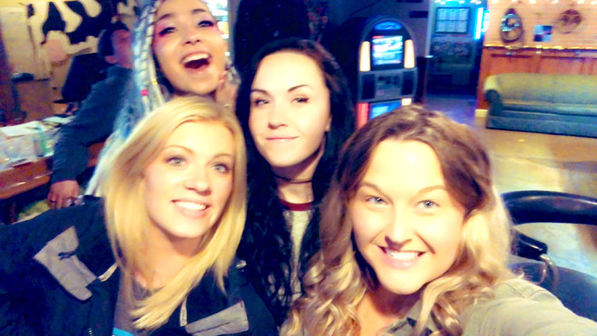 pokekenz's tweet photo. Top night! ❤️❤️ @MollyTwoDollars @MARSWGP @Yandreaya @lexieraebabe https://t.co/ZdxyuZB2OU