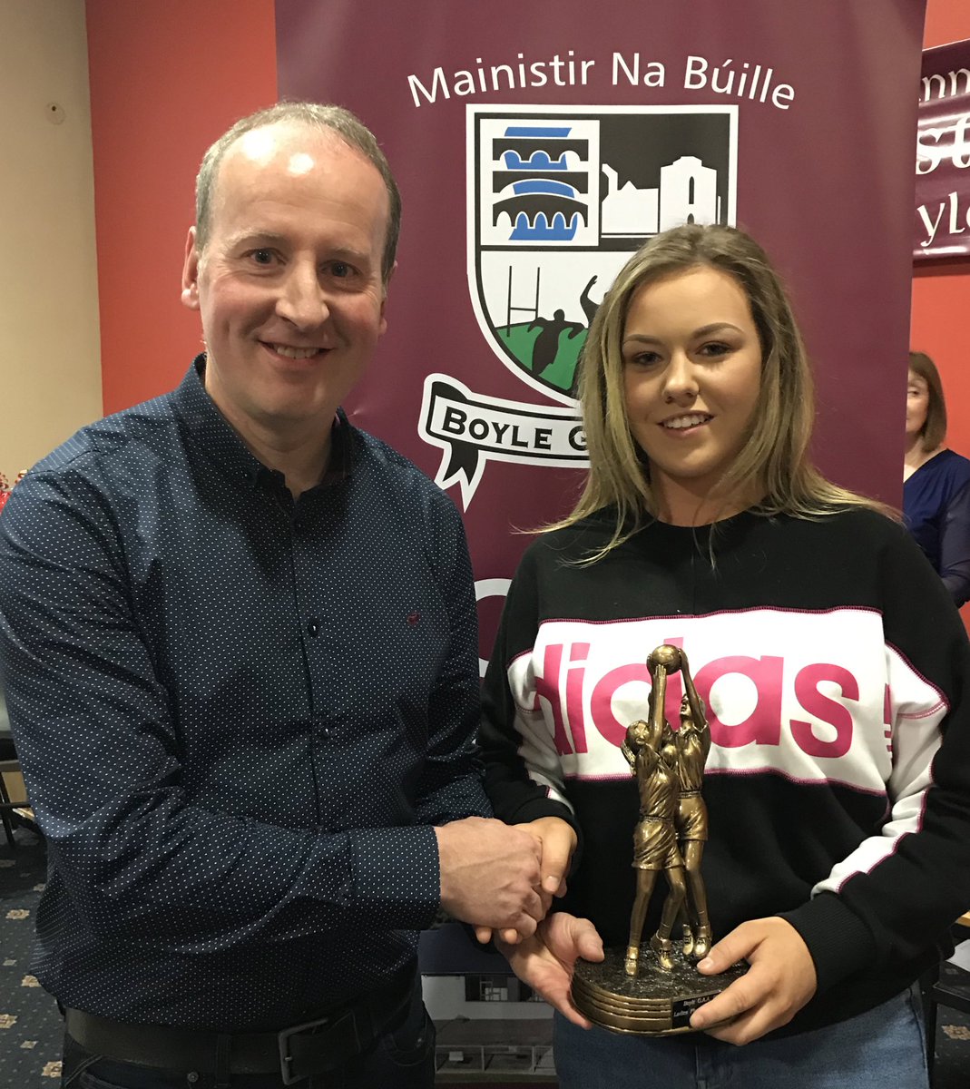 BoyleGAA's tweet photo. Noel Scally presenting Kate Harrington with the Ladies Player of the Year.
#BoyleRising https://t.co/WB3Z9FPQQO