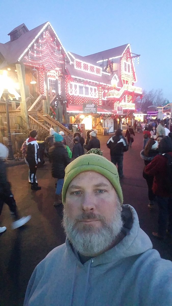 Hanging out at Six flags which has the same value as a sidewalk to me. #Idontrides%#t