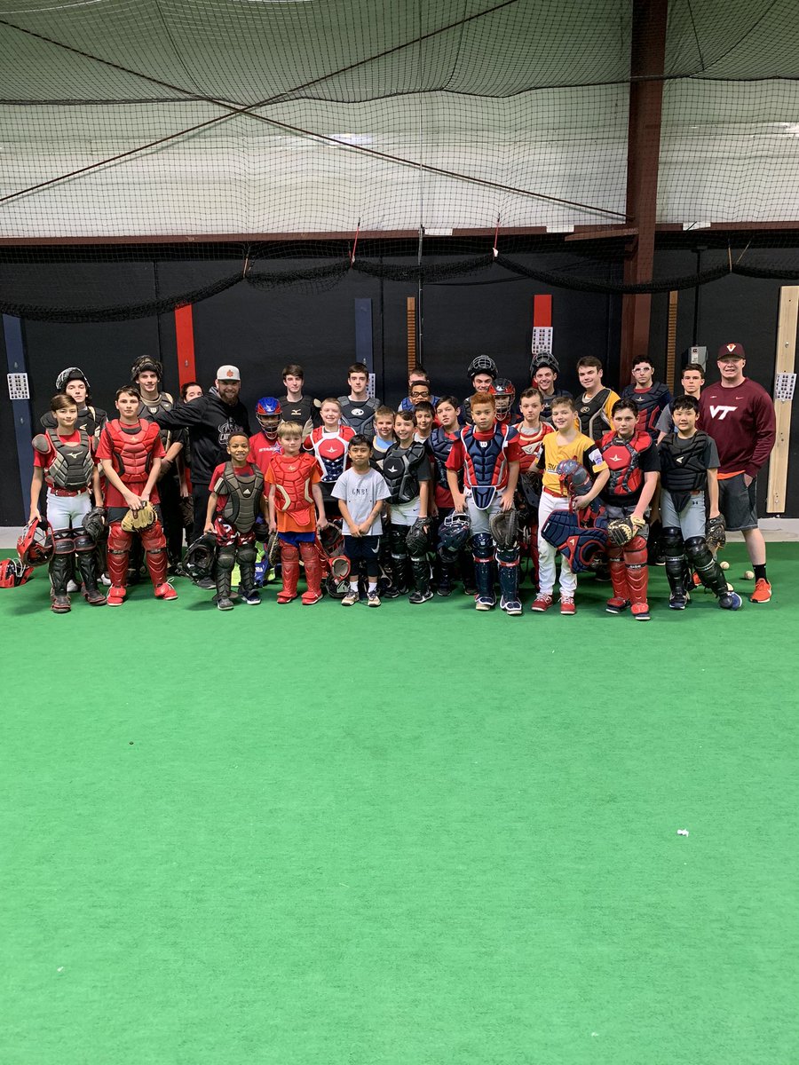 CatchersU's tweet photo. What a Great Day at our Drop Your Pop Clinic!!! Really grateful for all the hard work and effort put in by our catchers!!! Thank you to Coach @devon_perez9 and Coach Webb for your help today! #AllAboutTheU #DropYourPop https://t.co/U9AEdzw16a