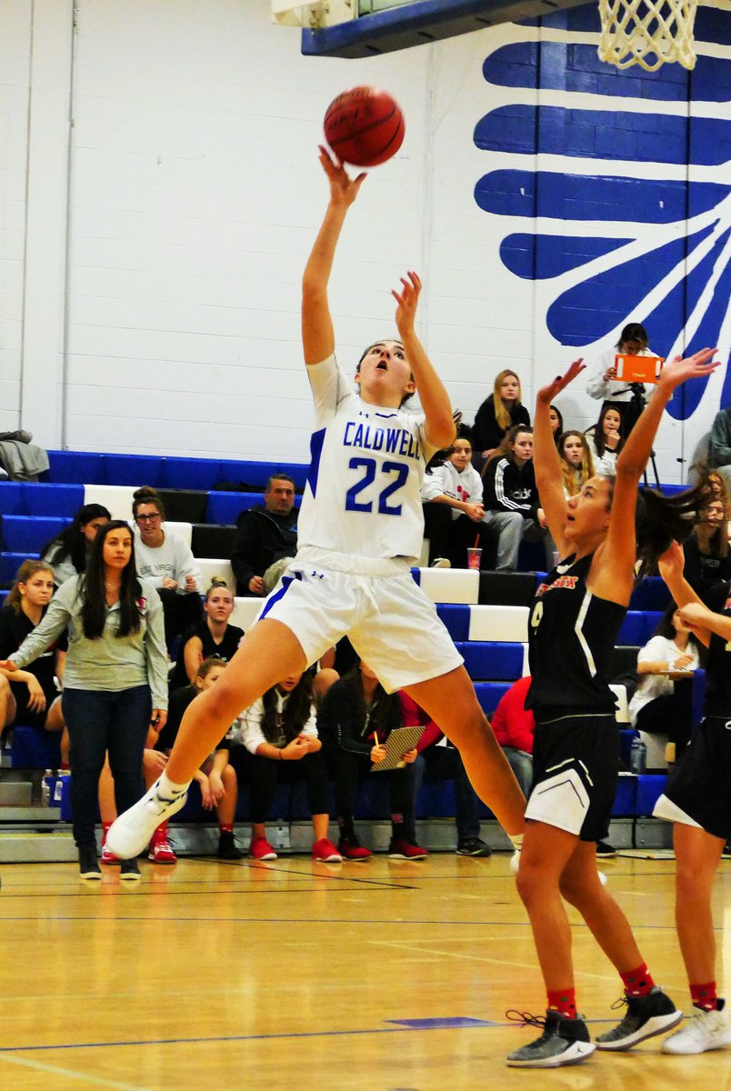 NANNPHOTO51's tweet photo. NJ HS Girls B-Ball Caldwell vs West Essex photos & digital at https://t.co/ex6QCy9kKN #WestEssexNow #NJHSSports #njhsgirlsbasketball #WestEssexHS #CWCJHSCHIEFS #CWCJHS #jchsgirlshoops #shamrock_74 https://t.co/t8loeA99KB