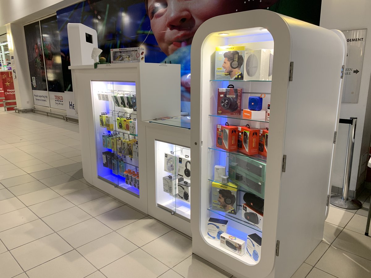 Midleton_IT's tweet image. 🎧 Headphones Sale! 🎧

All of our headphones are 10% off!

In face all of our products are 10% off!

Pop into us in Market Green Shopping Center to pick yourself up a great set of headphones!

We are located right across from McCauley pharmacy!

➡️ MidletonIT.ie ⬅️