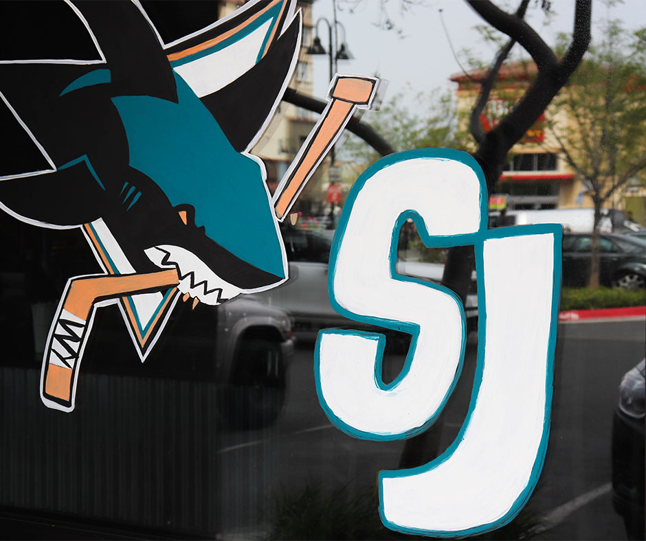 SunnyValeBurger's tweet photo. 🏒GO SHARKS!🏒 Come watch the Sharks battle against the Flyers tonight! https://t.co/4rxbzzFFOx