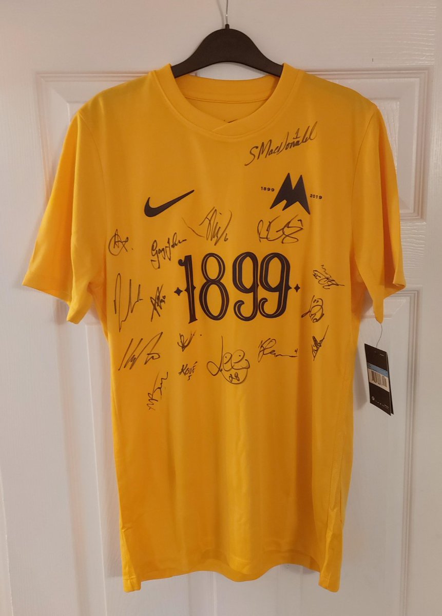 COMPETITION TIME! Win a #tufc signed shirt by Gary Johnson and the team.
RT this tweet, follow the account and your name will go in the hat, to be drawn next Saturday, 4th January. Comment with a stat, suggestion/your thoughts/feedback on the site and I'll put your name in twice!