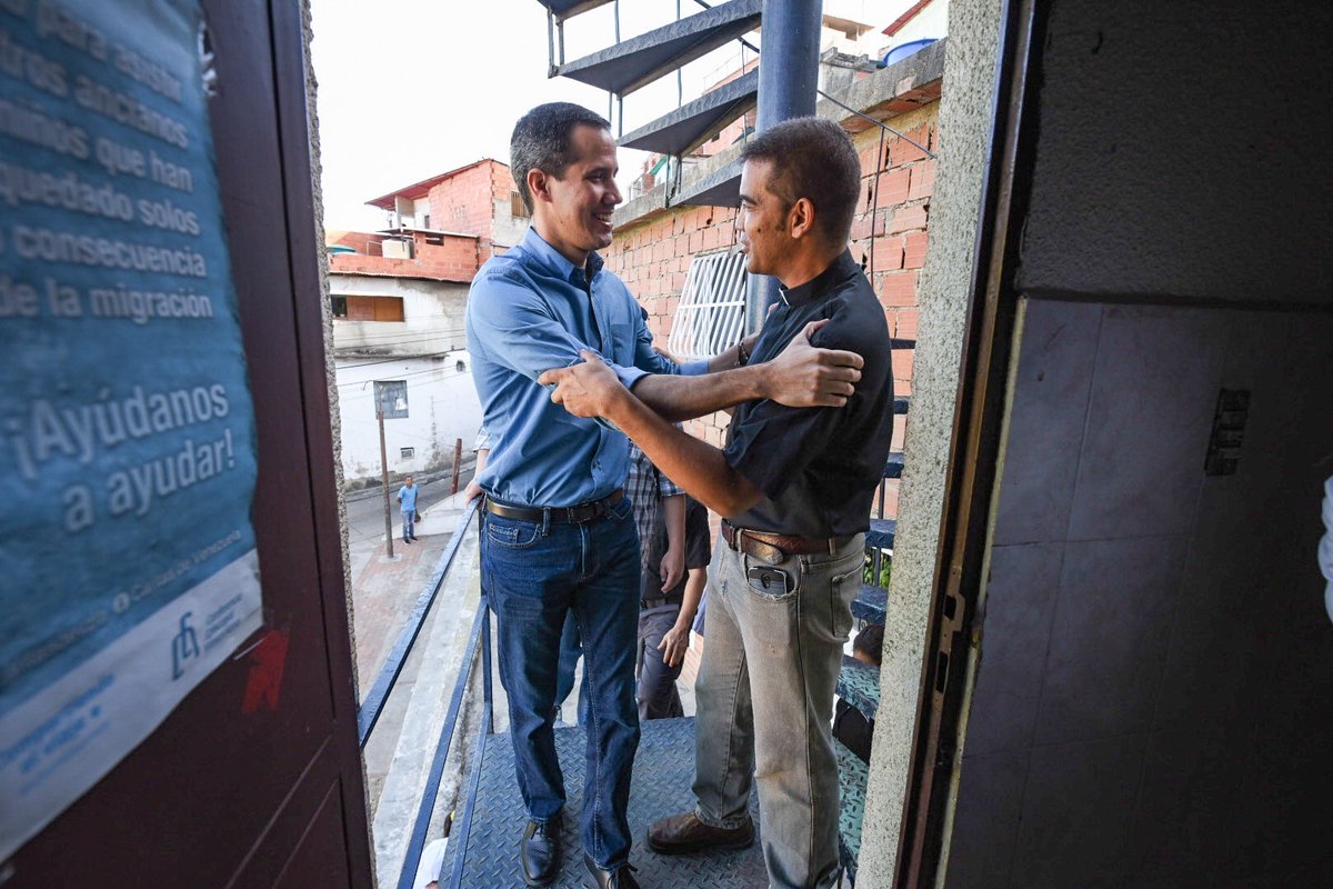jguaido's tweet photo. Estar en #Vargas en estas fechas es recordar el origen y las razones de nuestra lucha, a la familia y los amigos.

Hoy entregamos juguetes a 300 niños para que nuestros chamos tengan una alegría pese a la crisis y vean con esperanza el futuro que vamos a construir en Venezuela. https://t.co/WiEUtCtNea
