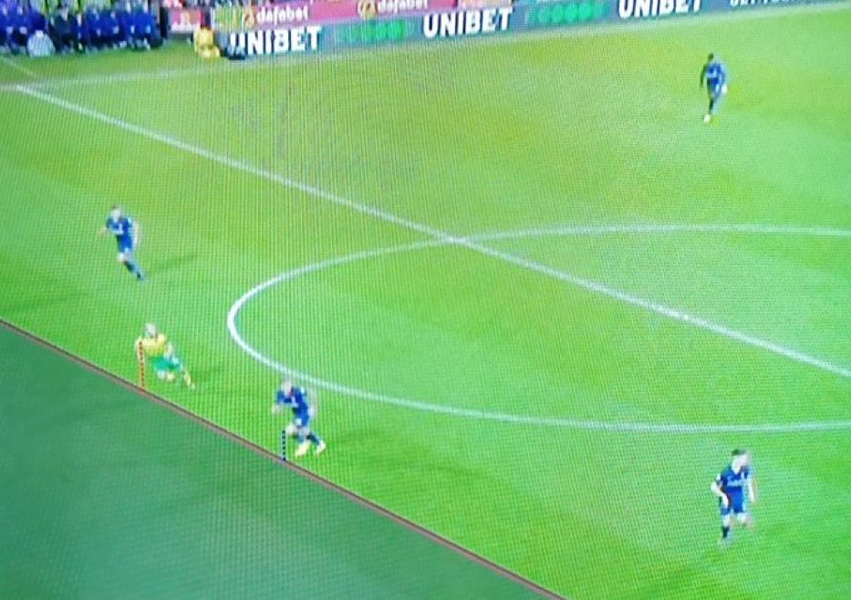 I genuinely thought the blue line was behind the red line. 

Ridiculous. #ncfc #NORTOT