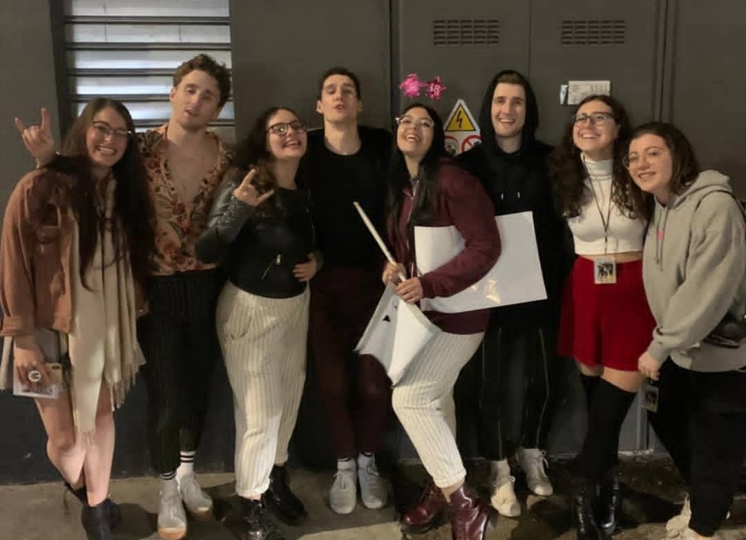 navhyo's tweet photo. 𝑁𝑜𝑣𝑒𝑚𝑏𝑟𝑒:
• concerto dei The Vamps con la squad (@ikigaibws @bradsjustmytype)
• sono partita per Parigi per andare a trovare @justneedmalik https://t.co/PplivqaYkQ