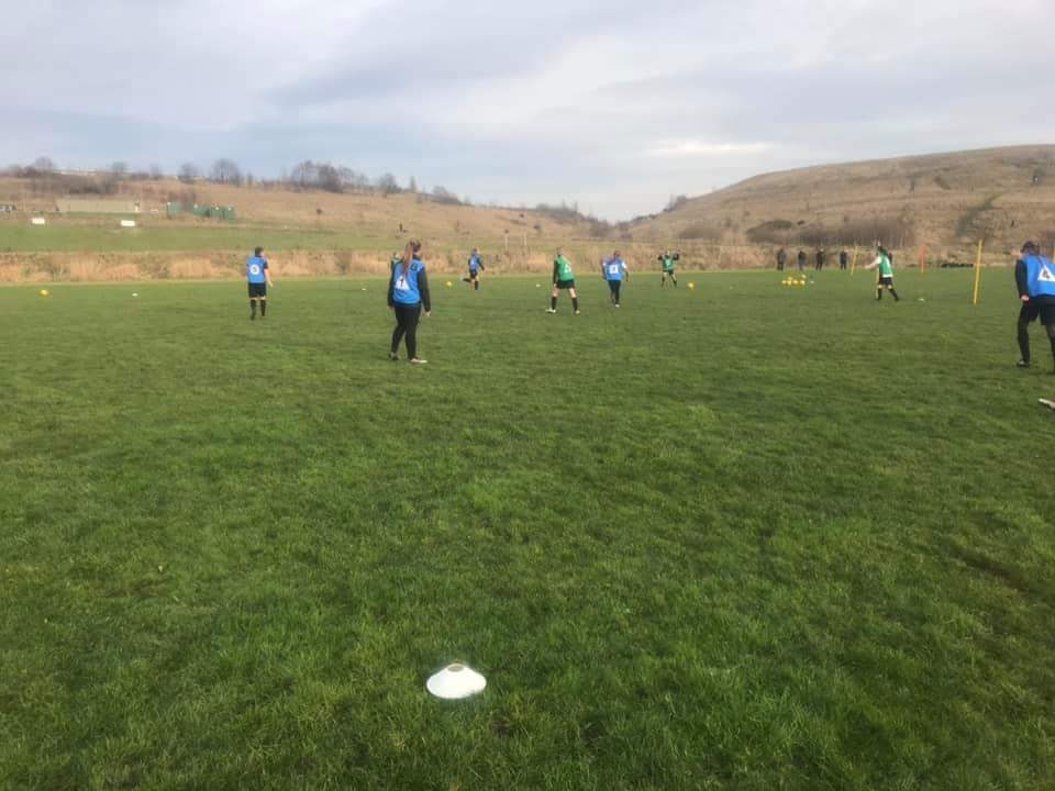 SafgUnited's tweet photo. Our U14s back at Training this morning blowing off the cobwebs 🕸⚽️💜🍊 #dedication  #bethebestyoucanbe #safg #classof2019 #Bringon2020 https://t.co/7AXJ4hbbSQ