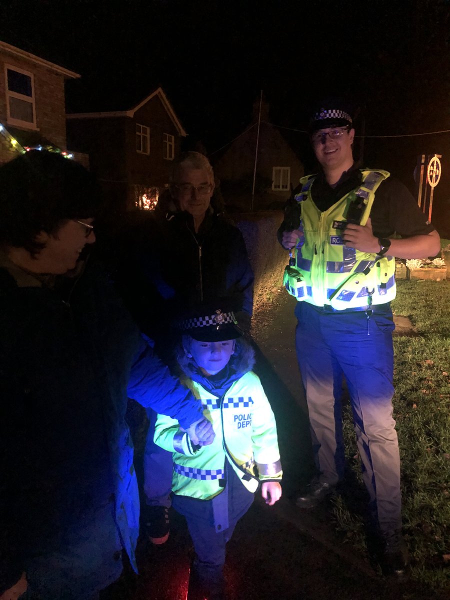 FenCops's tweet photo. Today we met one of the best police officers we have ever met! PC Jacob was on foot Patrol in Doddington when our Neighbourhood Officers met up with him for updates on his beat. All is safe in Doddington tonight. Have a good night PC Jacob! #FenlandNPT #PC0992 #PC0233 #PCJacob https://t.co/YDPAzvSzCM