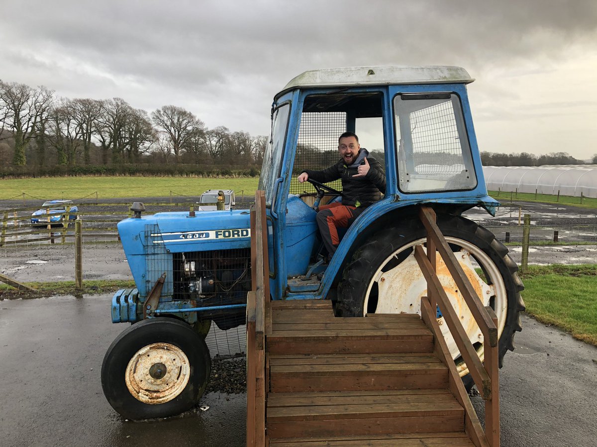 CGA_Kev's tweet photo. Absolutely awesome day with @mcrae_claire at @BriarlandsFarm near Stirling catching up with friends with the added bonus of tractor rides, farm machinery, diggers and feeding farm animals π #SaturdayVibes #RelationshipGoals #FarmGeek https://t.co/twJi15hSsu