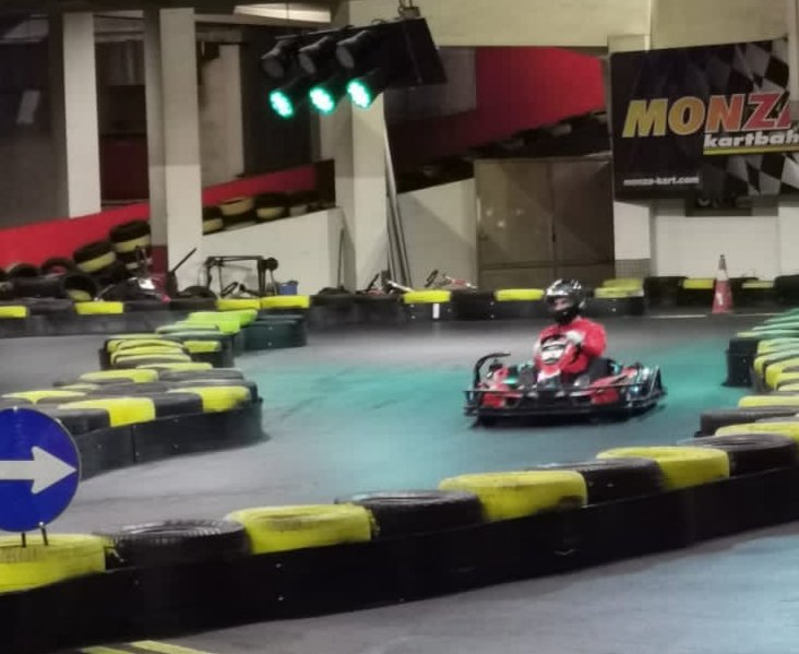 Benny__AT's tweet photo. Heute Nachmittag ging es zur Abwechslung mal auf die Go-Kart Bahn!

Mit 42.049 konnte ich mir die 3 beste Rundenzeit sichern! 💪

Ich wünsche euch noch ein schönes Wochenende! 😎

#PrivateEsports #fifaat #gurkerlarmy #gokart #kartbahn #monza #motivation #wochenende #wien https://t.co/mAyVulS1LR