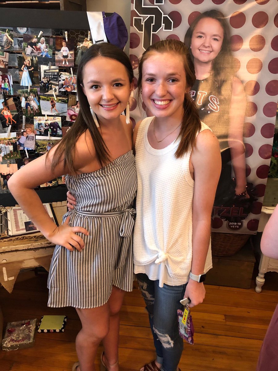 alliewentzel's tweet photo. Happy Happy 19th AT!! So thankful for all the mems &amp; that we annoyed everyone together in 7th grade:) Have the best day and celebrate big🥳🎉♥️ @AnnieTaggart https://t.co/8fSlE3kMjB
