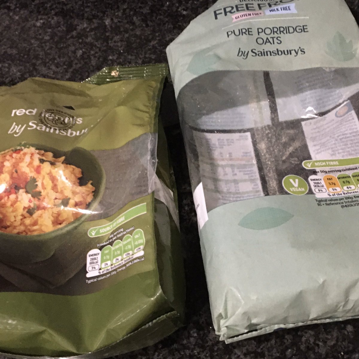LaraQuinn15's tweet photo. Lentils and oats - they seem to come in #SingleUsePlastic. So for a #NewYearsResolution I’ll be refilling my glass jars at #Wonderfill - my local #plasticfree refill shop. Small changes - better than nothing #Hastings https://t.co/HM0G9k4vxp