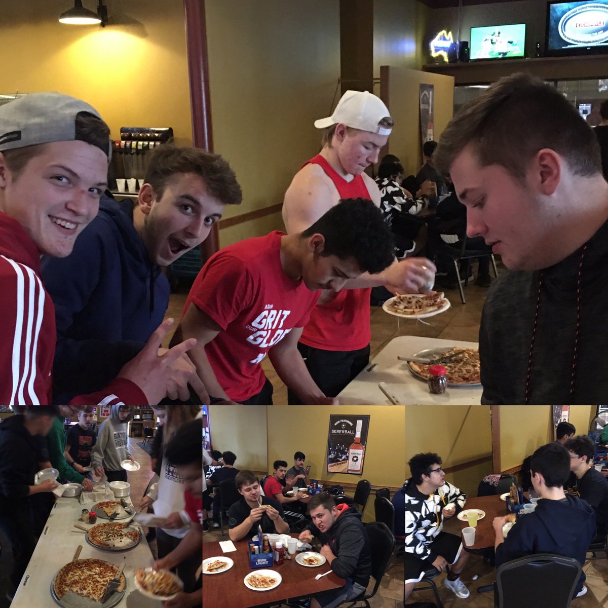 Gator_Wrestling's tweet photo. Holiday party continued. #2Pounds #GatorWrestling https://t.co/up9pJgA8jb