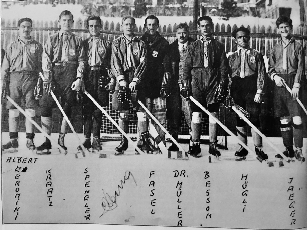 SportsHistoryCH's tweet photo. Die Davoser Mannschaft am @spenglercup 1925
-> mehr zur Geschichte des Spengler Cup: https://t.co/SSGv6zyDuH
#SpenglerCup #hcdavos #HCD #MythosHCD #vivaHCD #hcd1921 #zaemaschtah #davos #HCAP #biancoblù #coppaspengler #sportshistory #swisssportshistory #sportgeschichte https://t.co/ymuQY7K3TE
