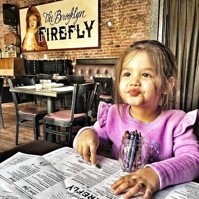 mayorbayrizz's tweet image. Yo Da’ you really need to change up your pizza places, again? Good thing they got Travolta. #pizza #beatricearia #brooklyngirl #bayridginal #girlpower